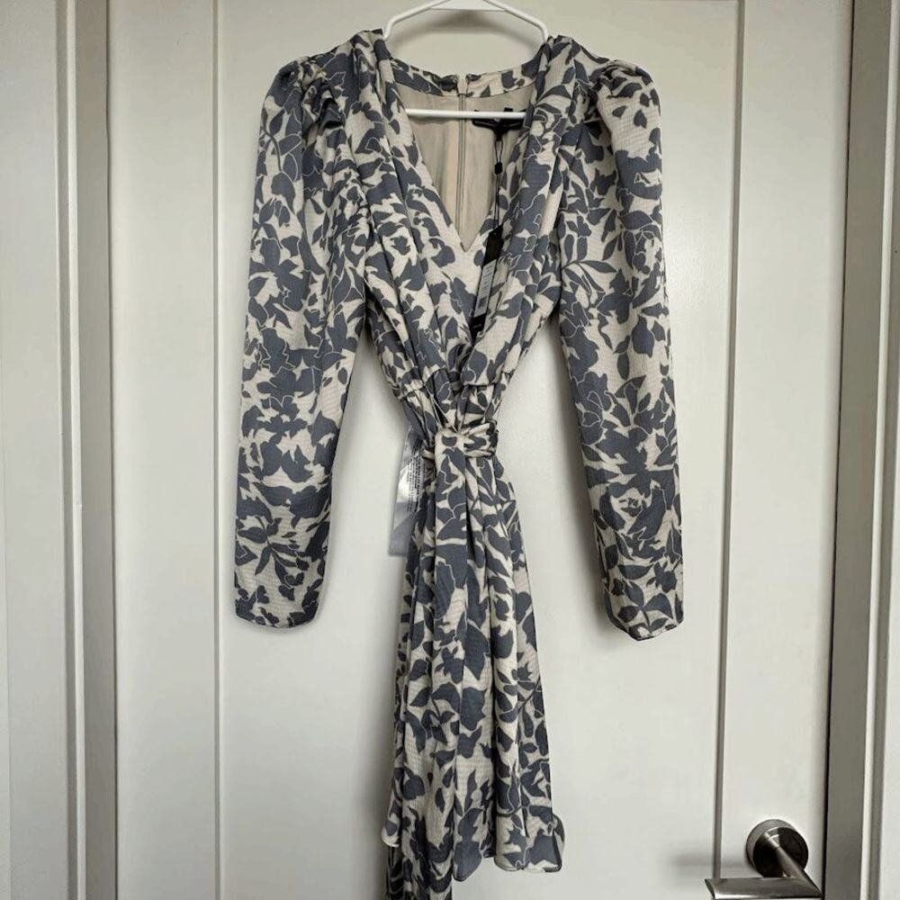 BCBGMAXAZRIA Floral Mini Dress Size 4 Long Sleeve Tie Waist NWT - Picture 11 of 13